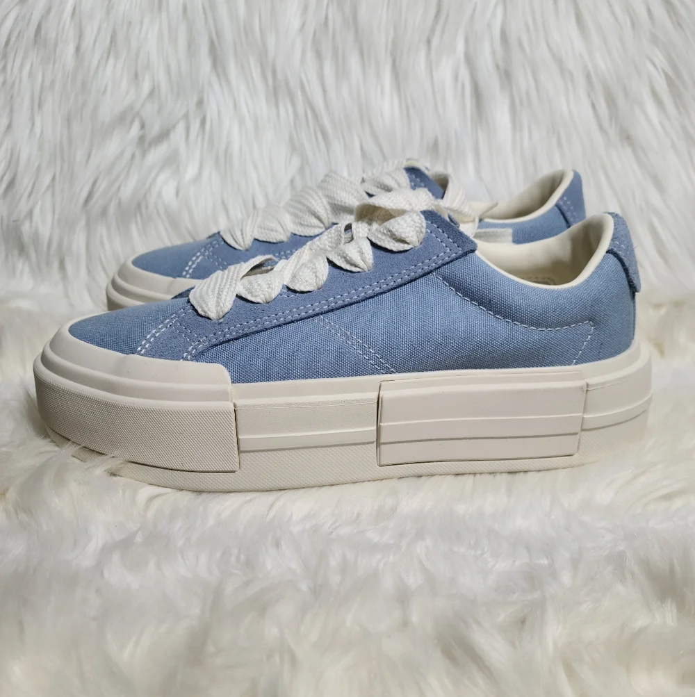 Converse Chuck Taylor All Star Low Top Blue 7.5 Women / 5.5 Men NEW - Picture 3 of 6